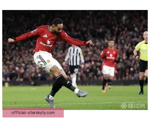 库尼亚曝姆伯莫加练射门默契情